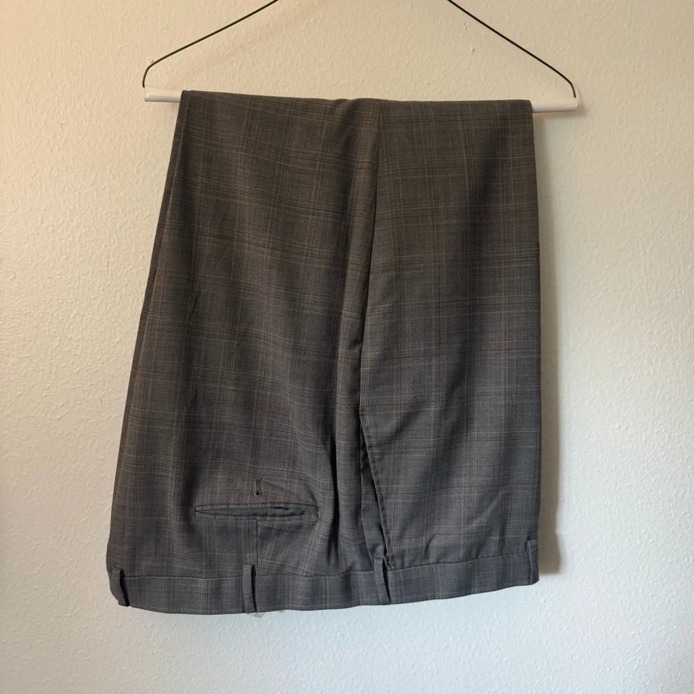 Joseph Abboud Gray Windowpane 2-Piece Suit | Size 54R Jacket, 49W Pants $85